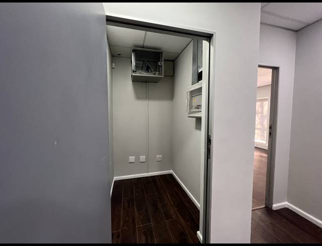 242M² OFFICE TO LET IN ROSEBANK